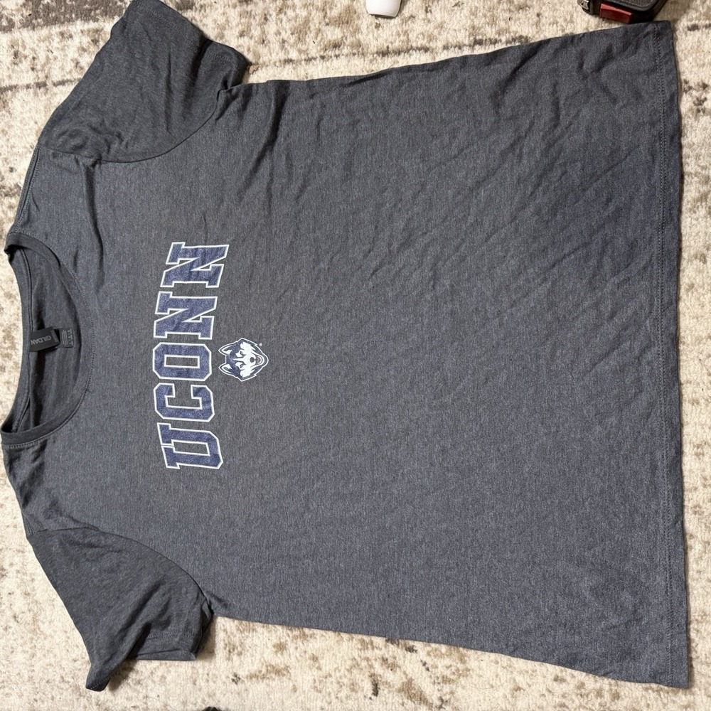 UConn Huskies University of Connecticut Gray Short Sleeve T-Shirt Size L